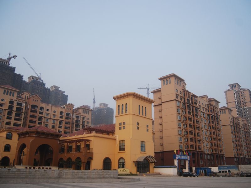 華強城一期二標(biāo)段工程（2010年省文明工地、省“結(jié)構(gòu)中州杯”工程）